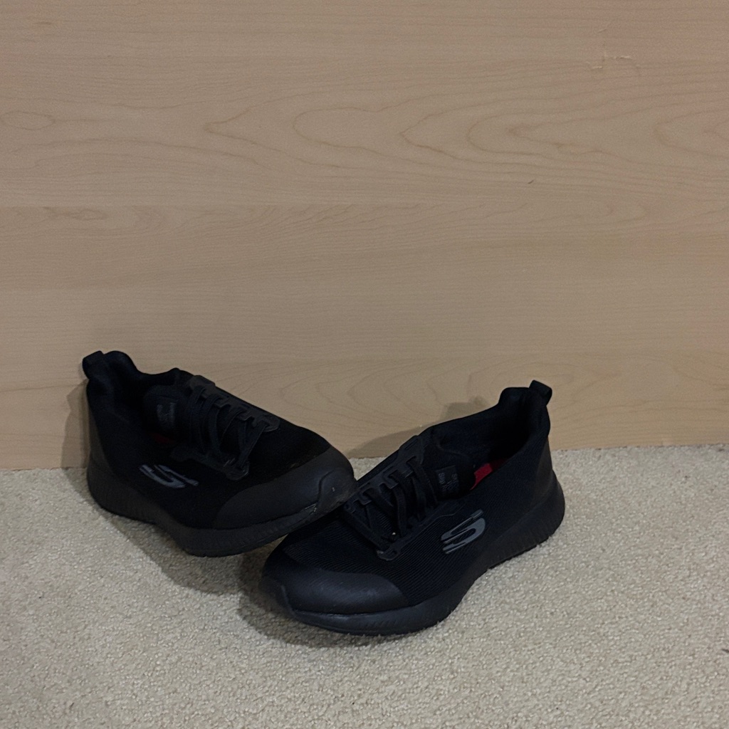 Skechers Men's Black And Red Sneakers Size 6.5 Tl